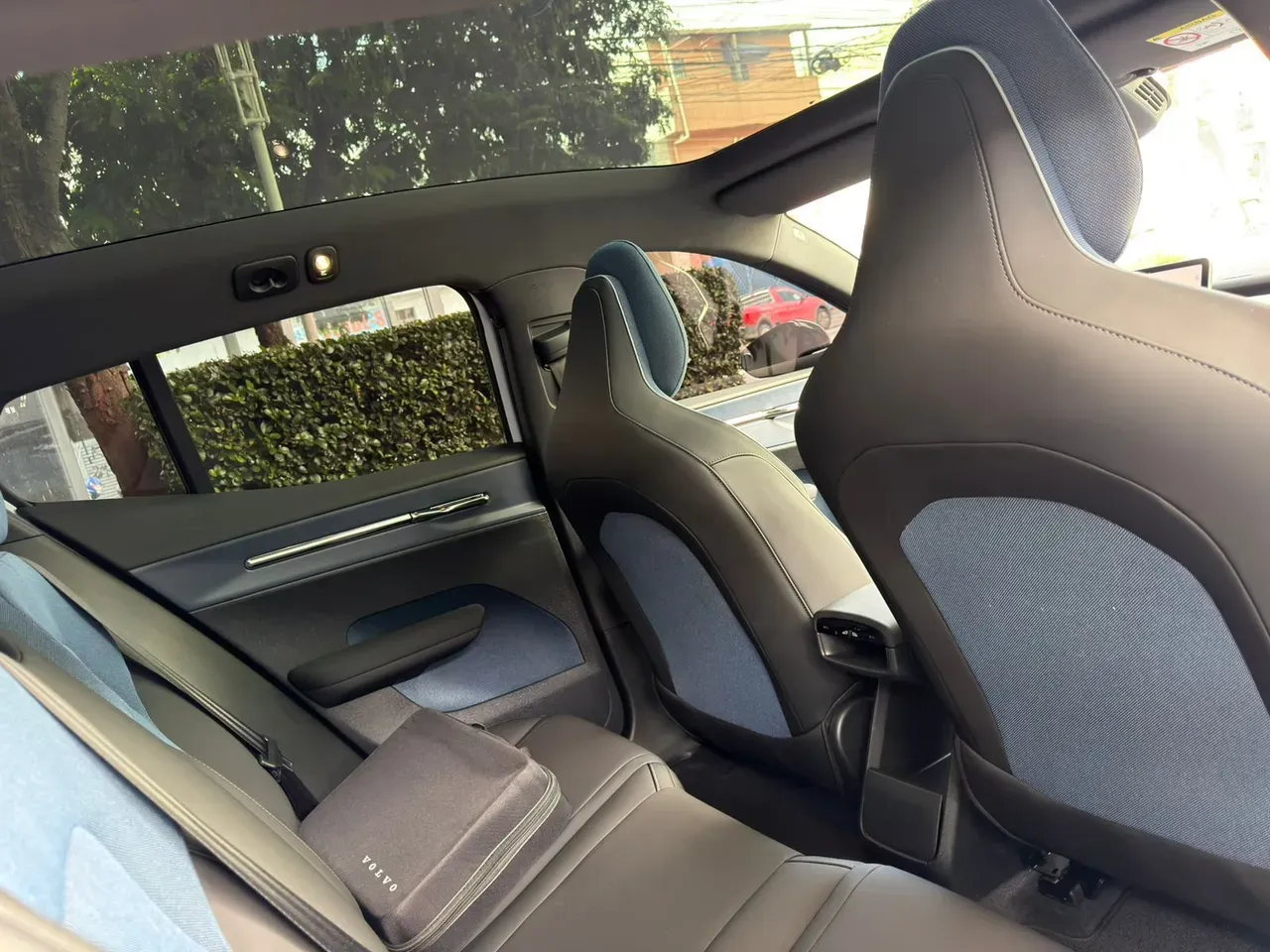 Volvo EX30 - Imagem 8