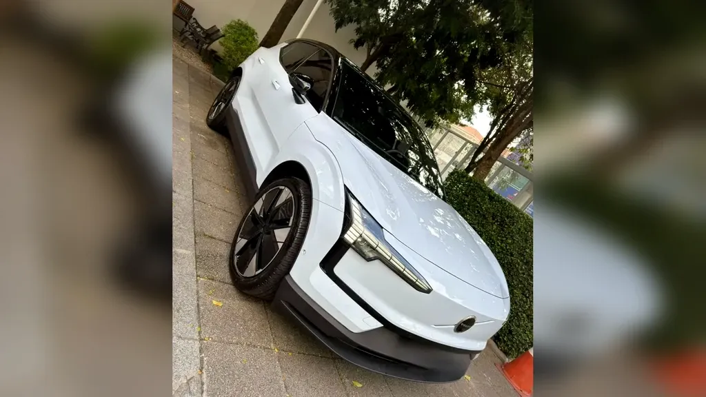 Foto de um volvo ex30