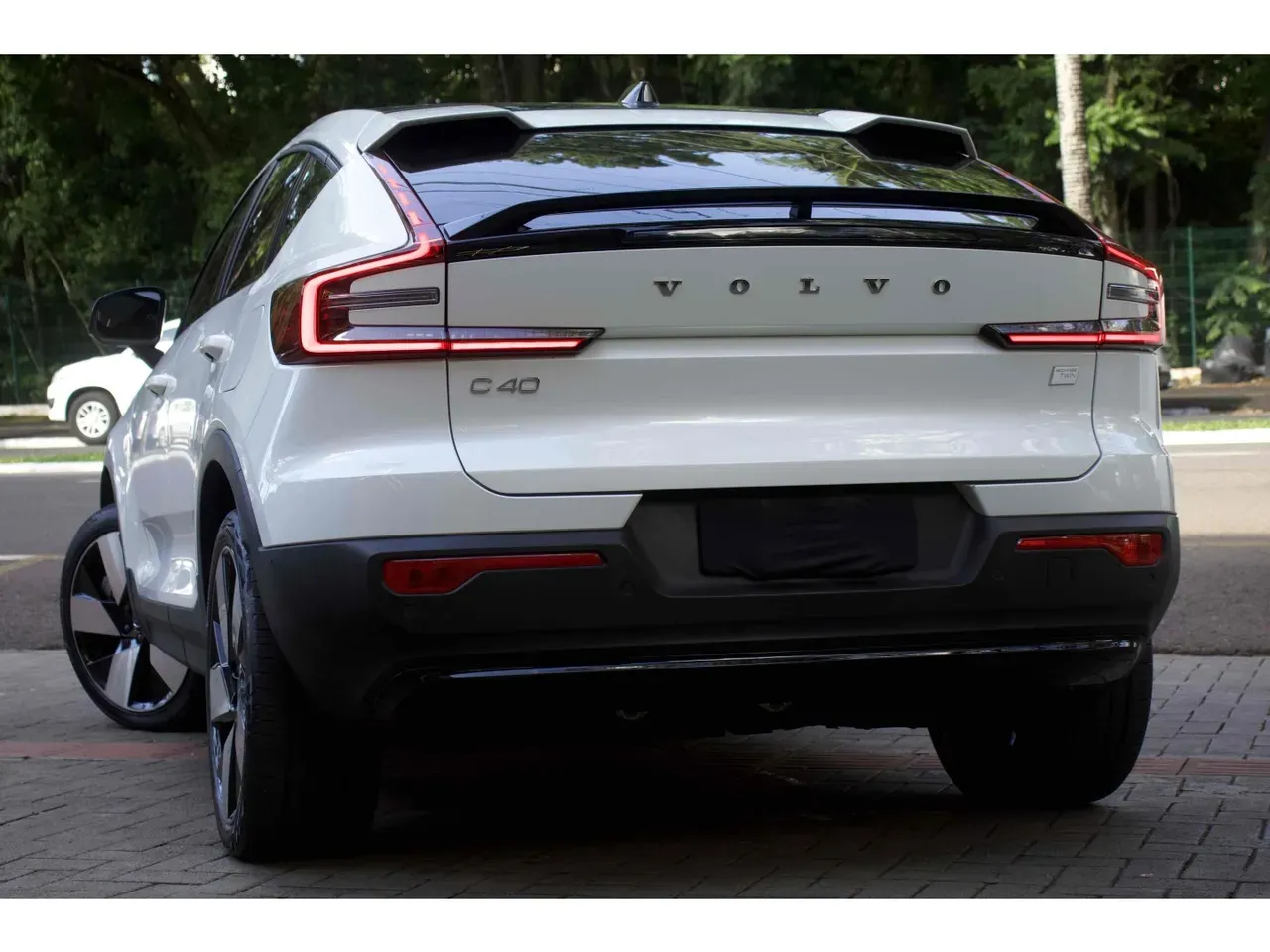 Volvo C40 Recharge - Imagem 2