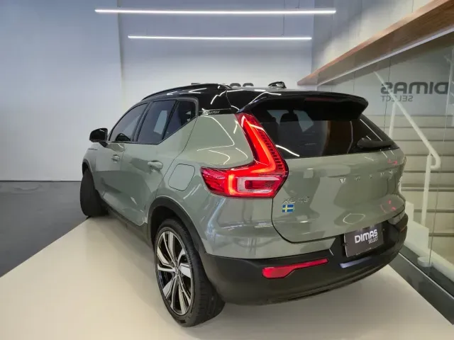 Volvo XC40 Recharge - Imagem 4