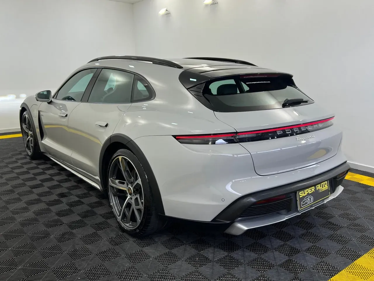 Porsche Taycan - Imagem 6