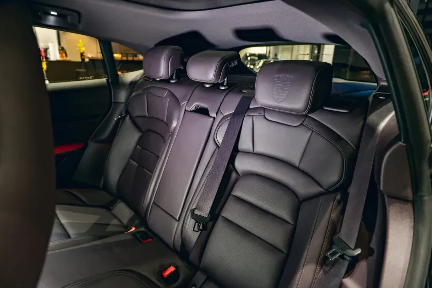 Porsche Taycan - Imagem 9