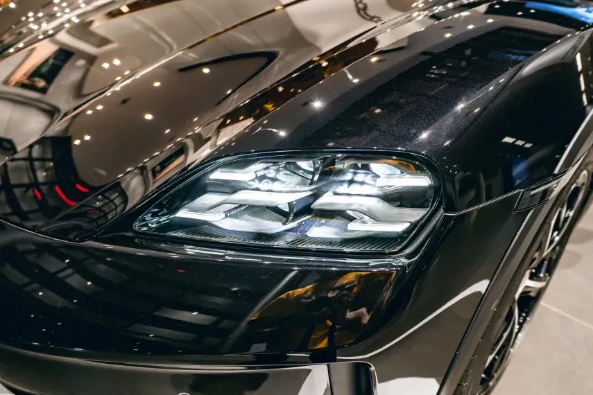 Porsche Taycan - Imagem 15