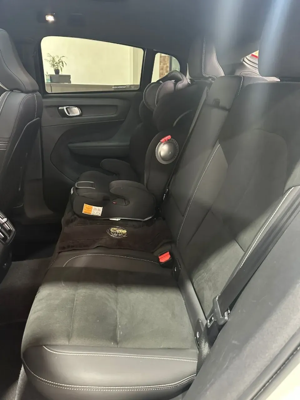 Volvo C40 Recharge - Imagem 13