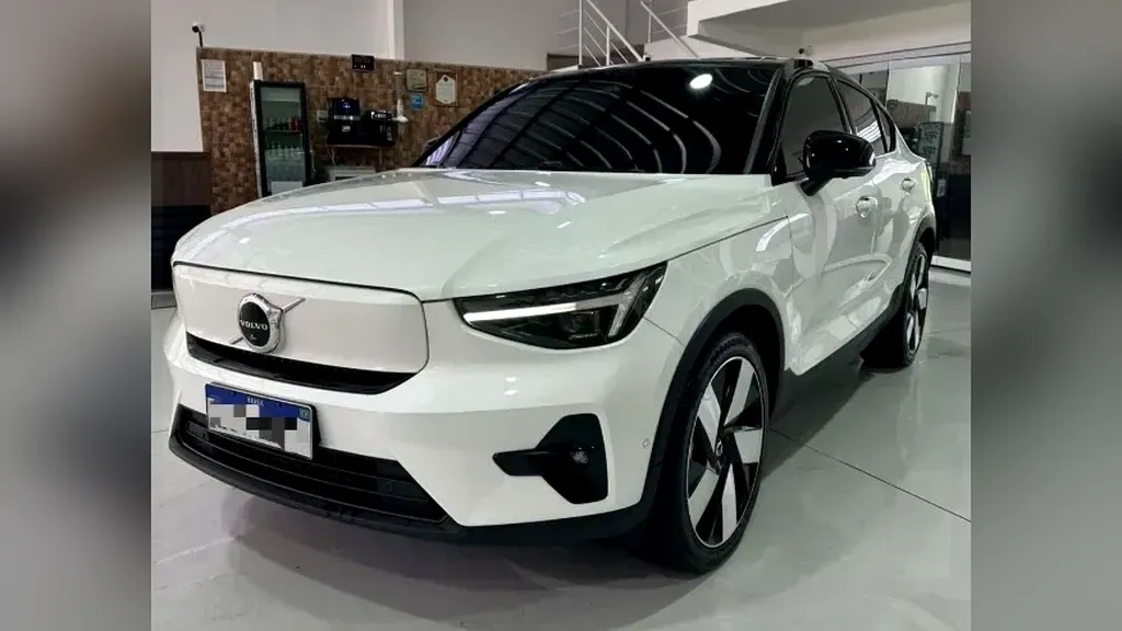 Foto de um volvo c40 recharge