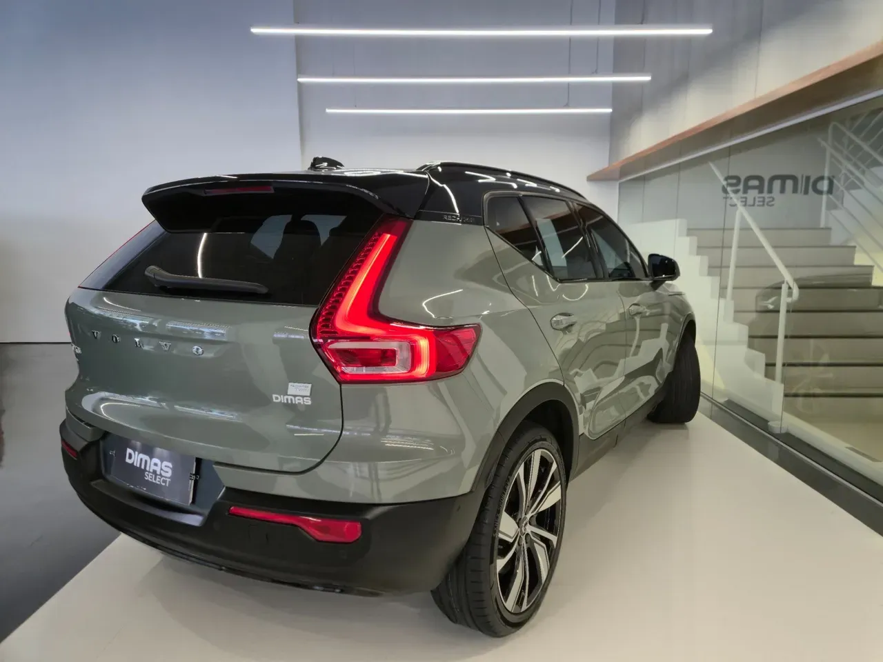 Volvo XC40 Recharge - Imagem 9