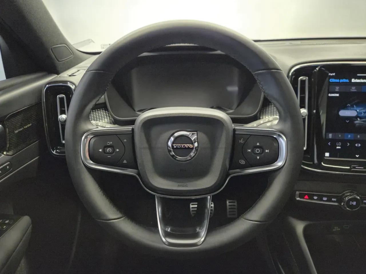 Volvo XC40 Recharge - Imagem 18