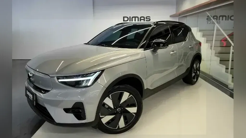 Foto de um volvo xc40 recharge