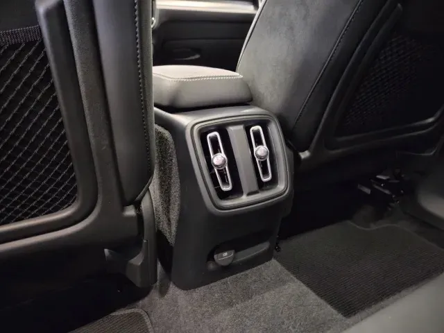 Volvo XC40 Recharge - Imagem 15