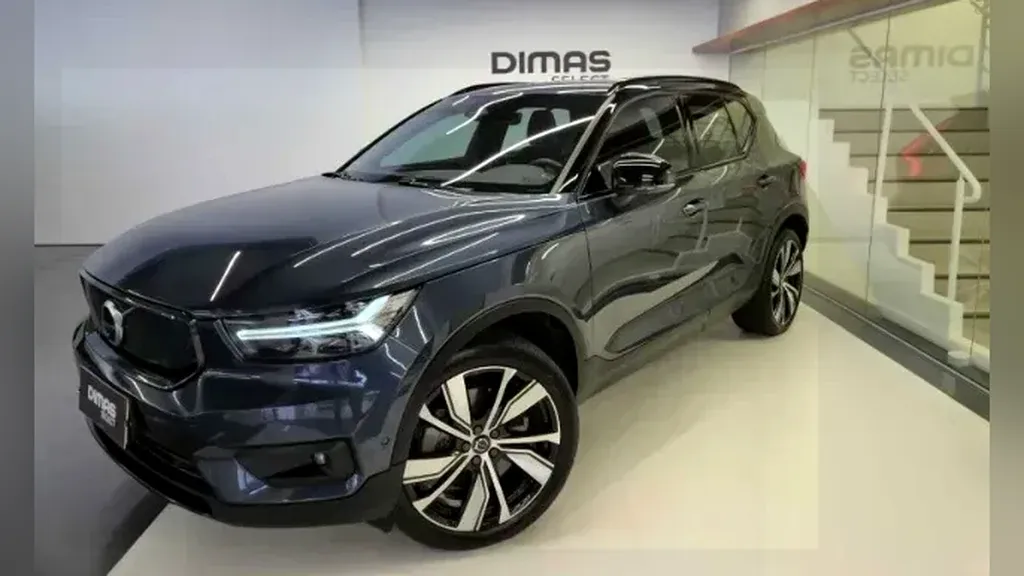 Foto de um volvo xc40 recharge