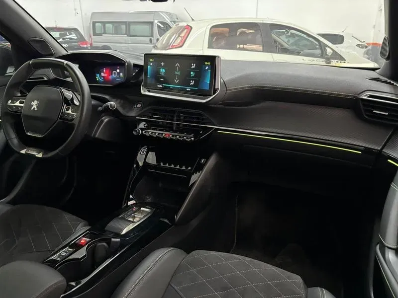 Peugeot E-2008 - Imagem 8