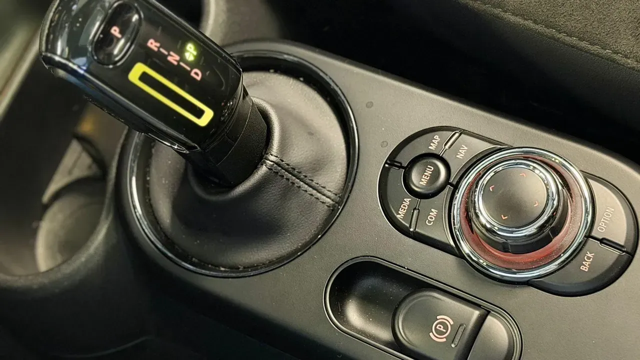 Mini Cooper SE - Imagem 7