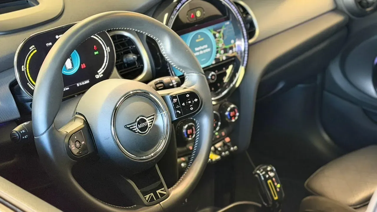 Mini Cooper SE - Imagem 13