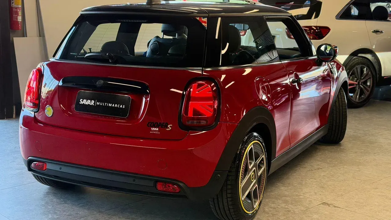 Mini Cooper SE - Imagem 18