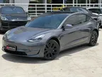 Tesla Model 3 - Miniatura 1