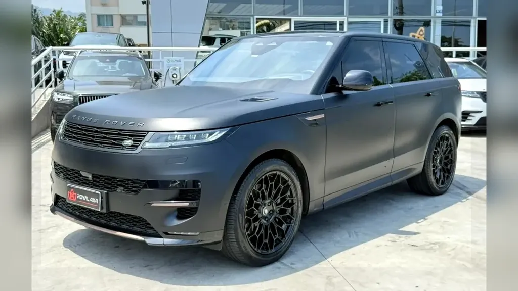 Foto de um land rover range rover sport plug-in hybrid
