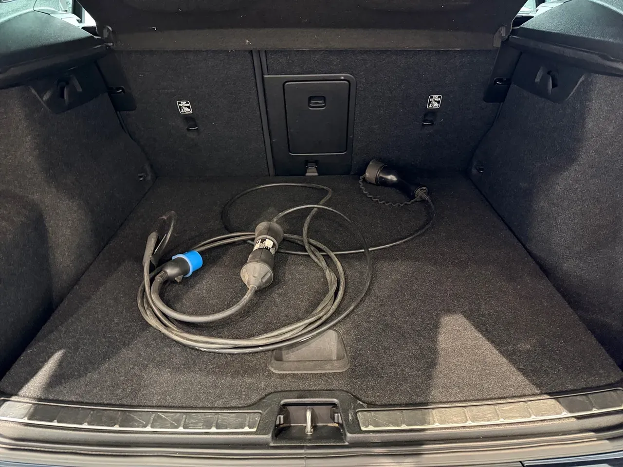 Volvo XC40 Recharge Plug-in Hybrid - Imagem 9
