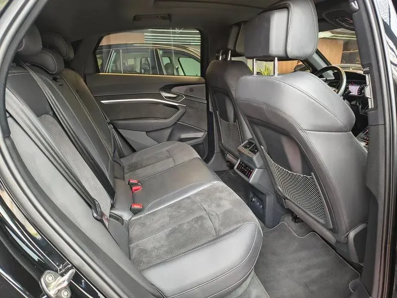 Audi E-tron Sportback - Imagem 12