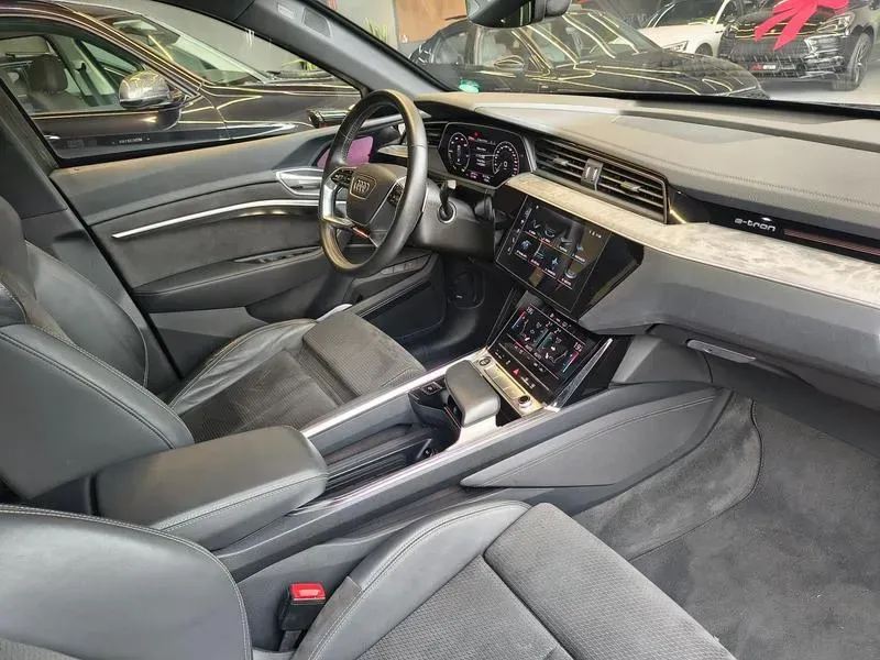 Audi E-tron Sportback - Imagem 13