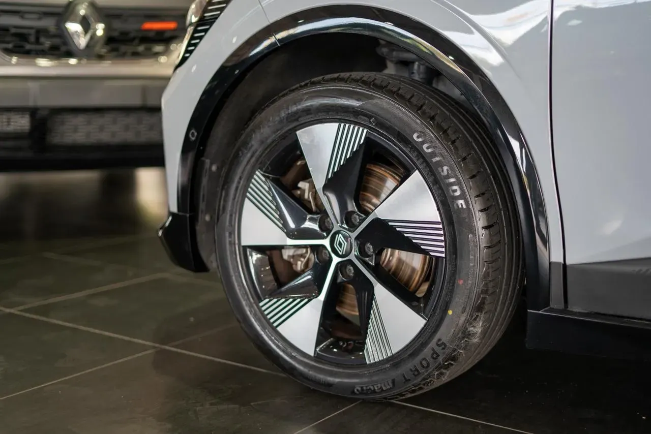 Renault Megane E-tech Electric - Imagem 18