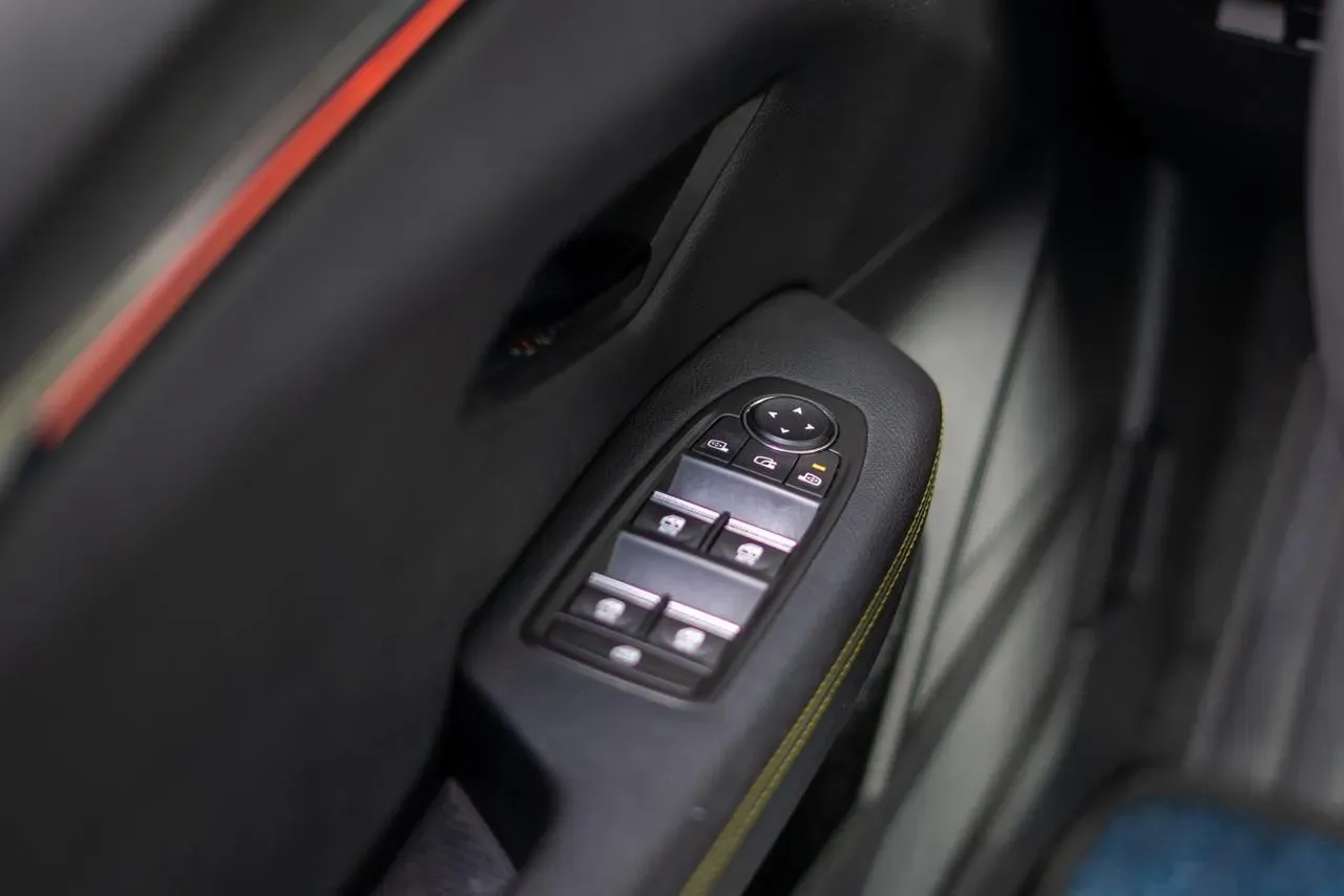 Renault Megane E-tech Electric - Imagem 17