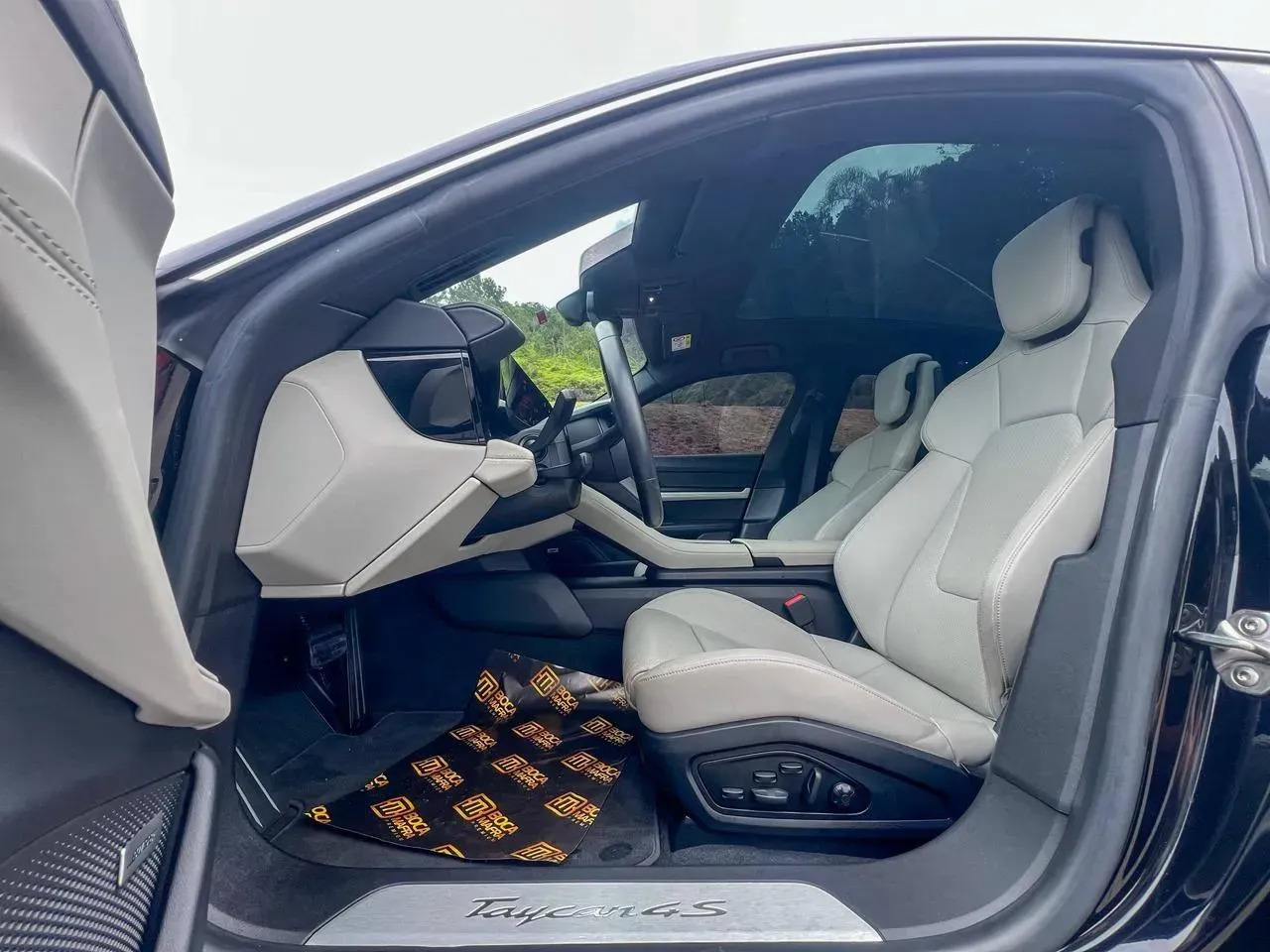 Porsche Taycan - Imagem 7