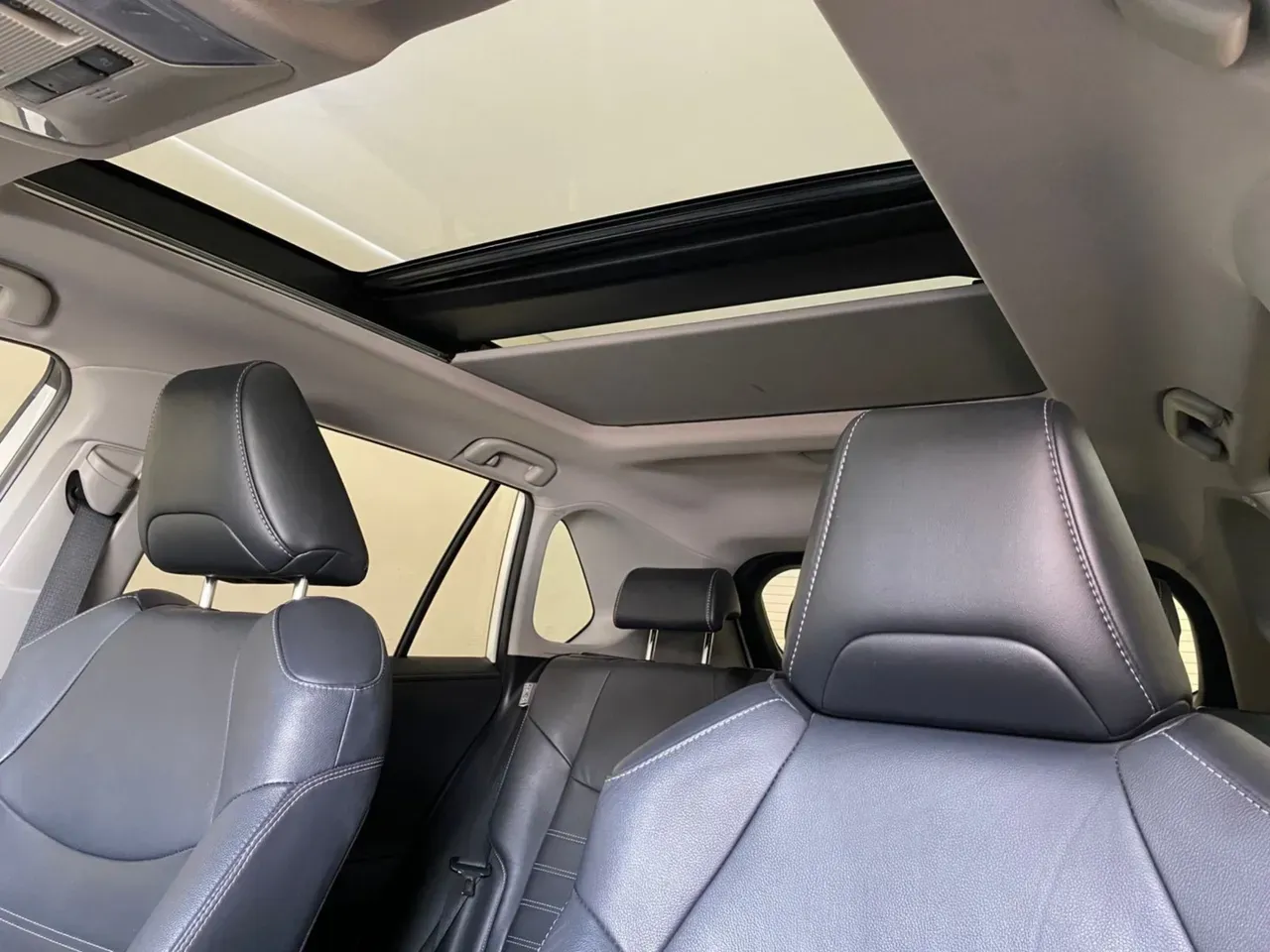 Toyota Rav4 EV - Imagem 8