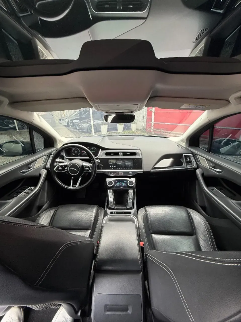 Jaguar I-pace - Imagem 15