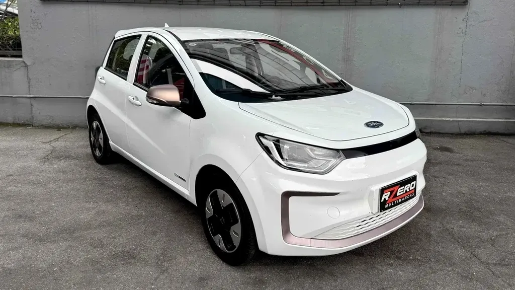 Foto de um jac e-js1