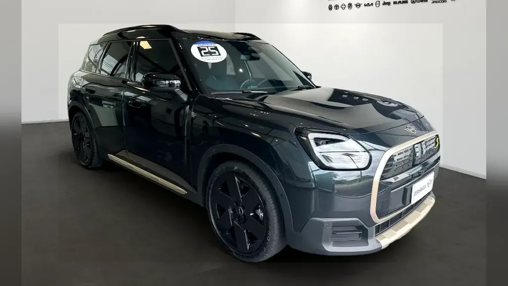 Foto de um mini countryman se all4
