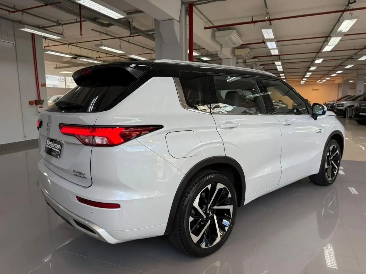 Mitsubishi Outlander Plug-in Hybrid - Imagem 4