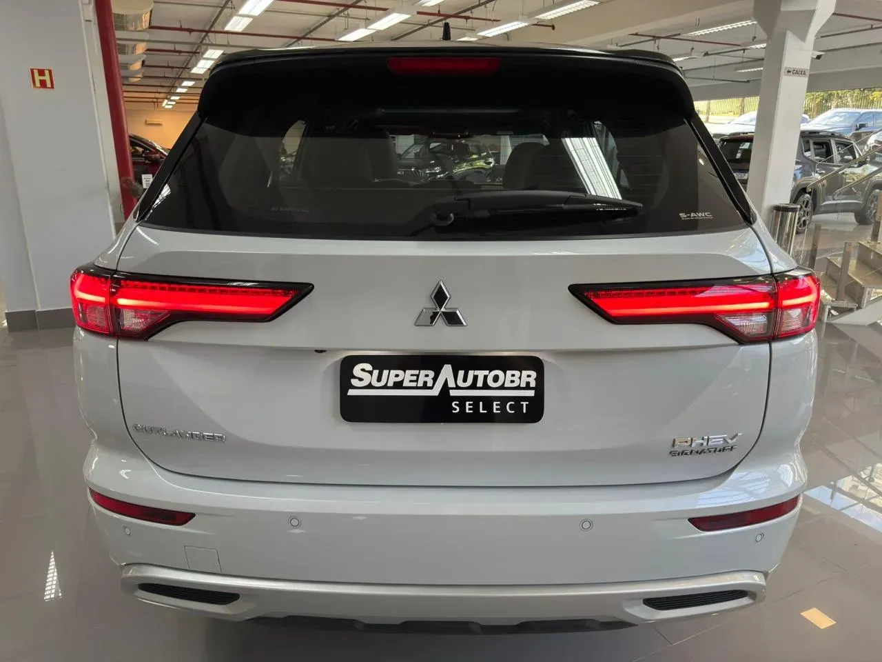 Mitsubishi Outlander Plug-in Hybrid - Imagem 5