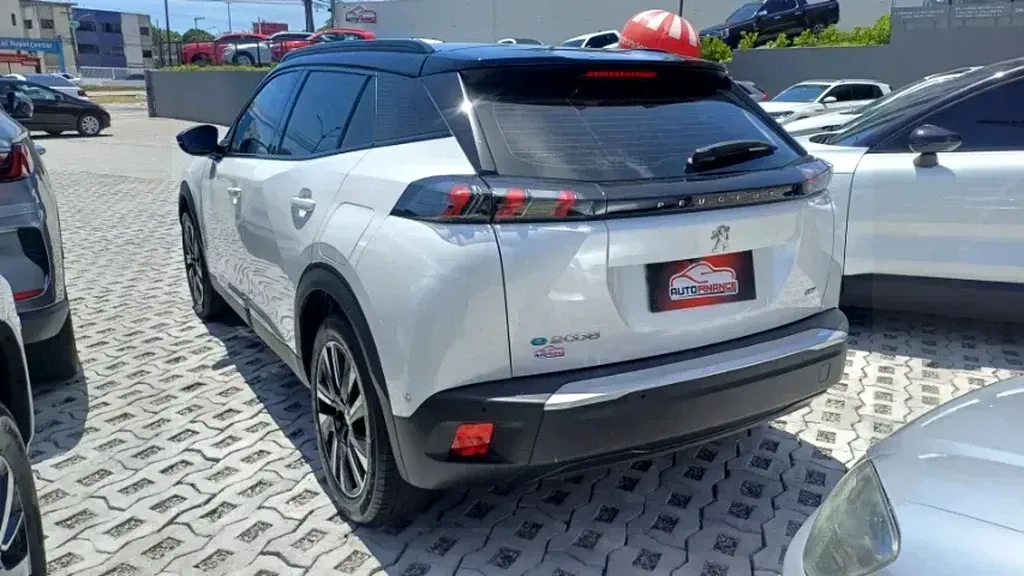 Peugeot E-2008 - Imagem 5