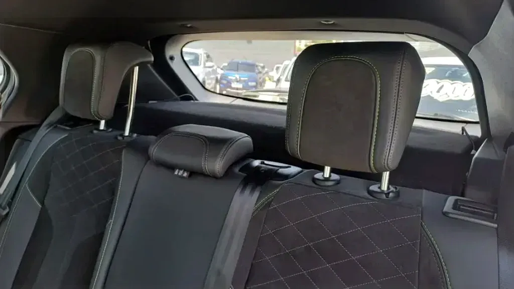 Peugeot E-2008 - Imagem 18