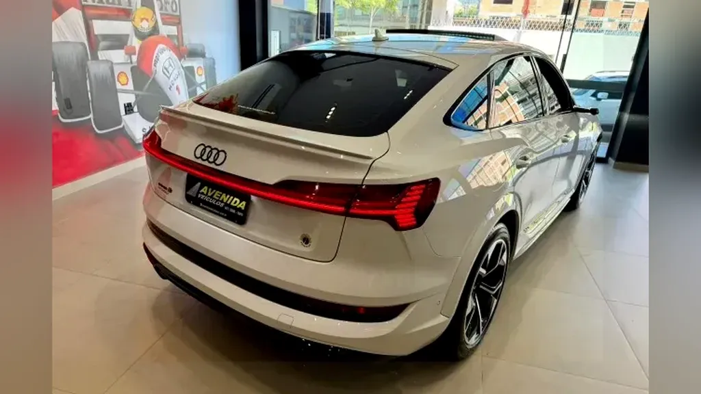 Audi E-tron S Sportback - Imagem 8