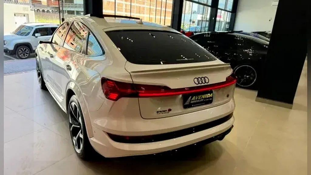 Audi E-tron S Sportback - Imagem 10