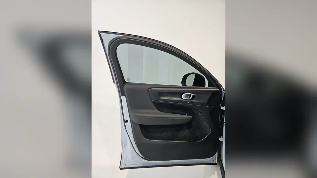 Volvo C40 Recharge - Imagem 11