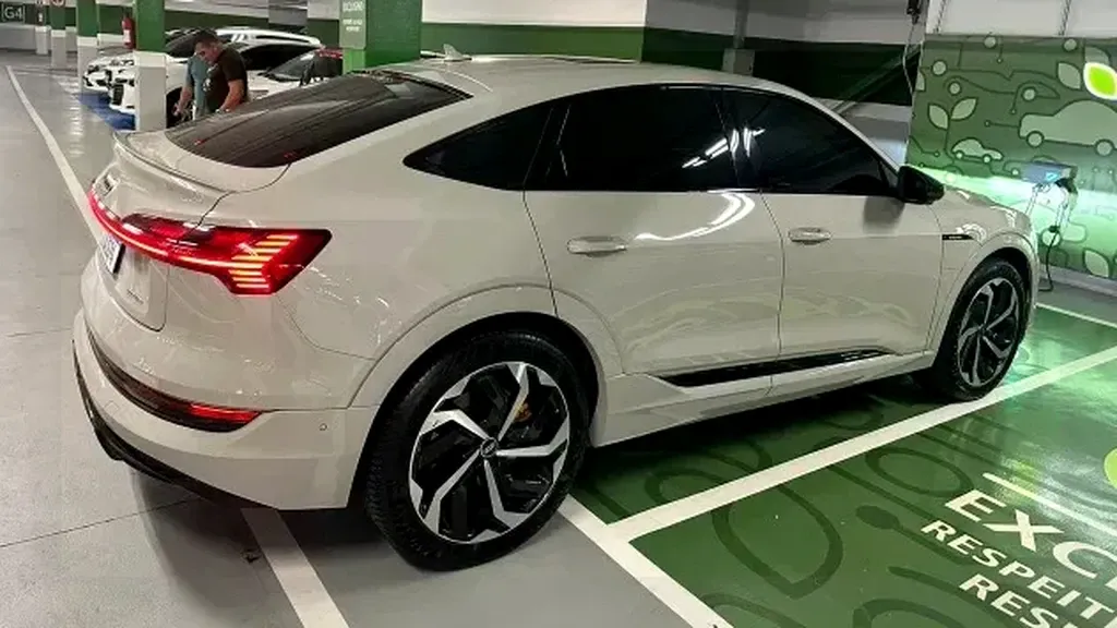 Audi E-tron Sportback - Imagem 6