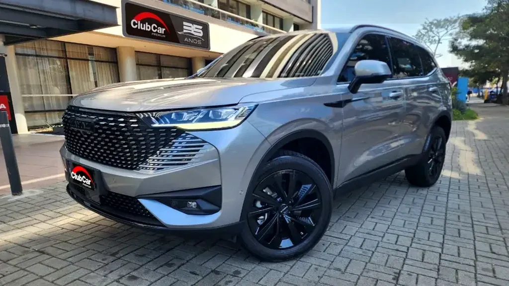 Foto de um gwm haval h6 plug-in hybrid