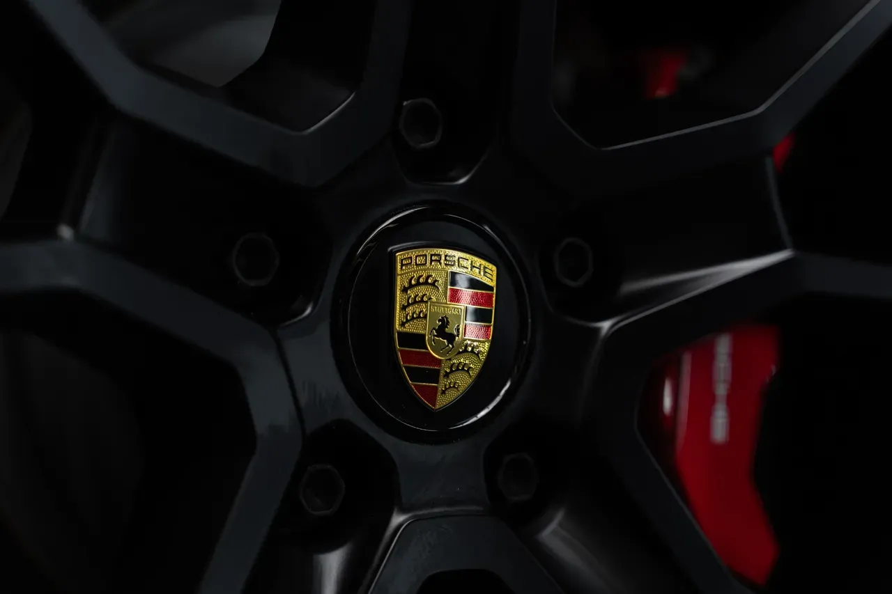 Porsche Taycan - Imagem 5