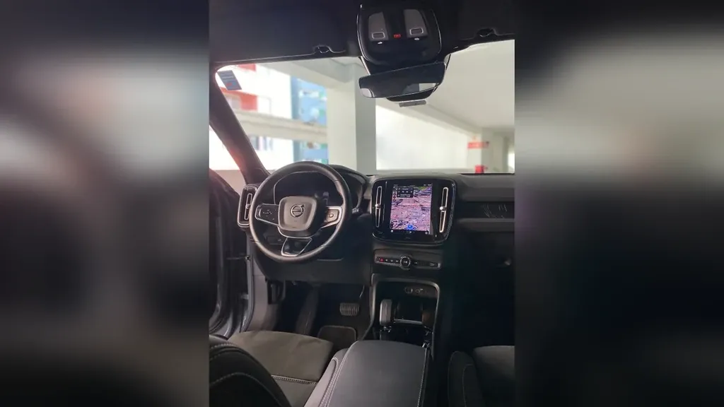 Volvo XC40 Recharge - Imagem 11