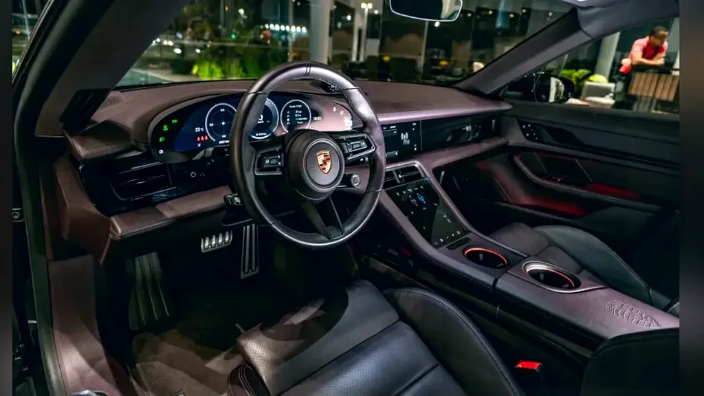 Porsche Taycan - Imagem 7