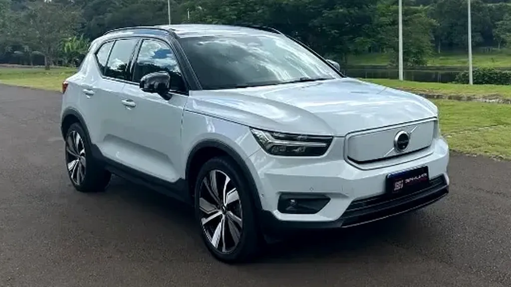 Foto de um volvo xc40 recharge