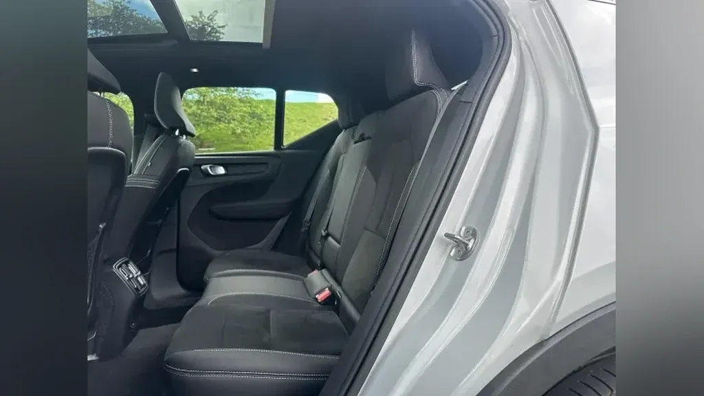 Volvo XC40 Recharge - Imagem 13