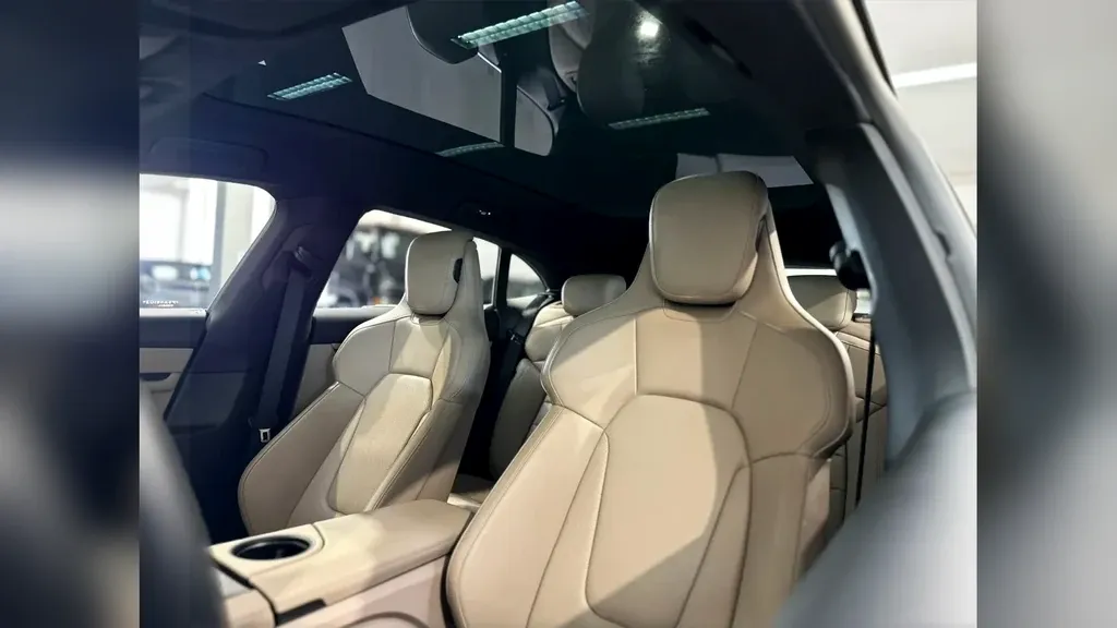 Porsche Taycan - Imagem 12