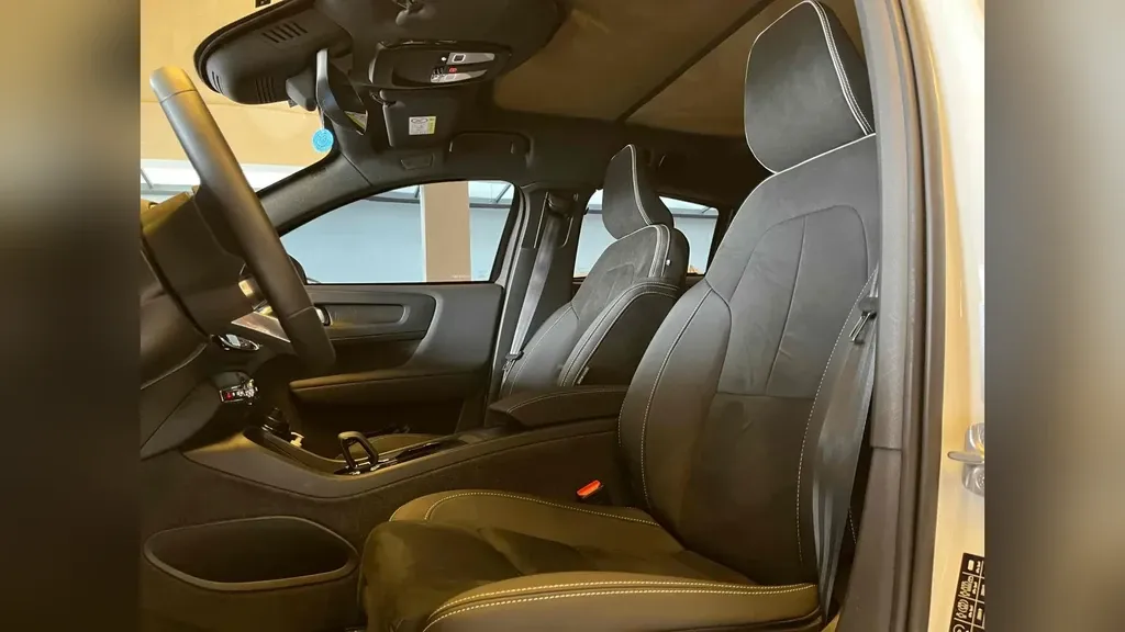 Volvo C40 Recharge - Imagem 4