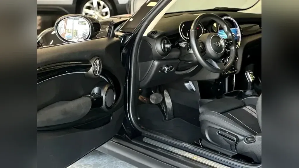 Mini Cooper SE - Imagem 9