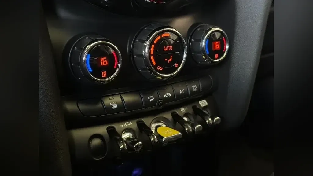 Mini Cooper SE - Imagem 14