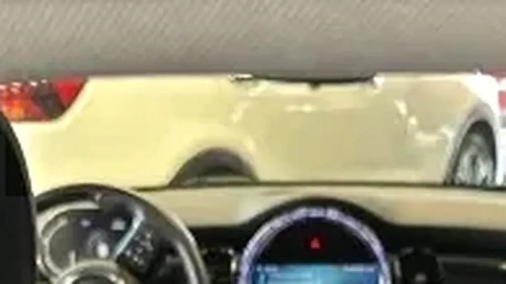 Mini Cooper SE - Imagem 17