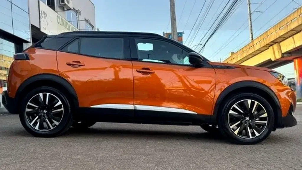 Foto de um peugeot e-2008